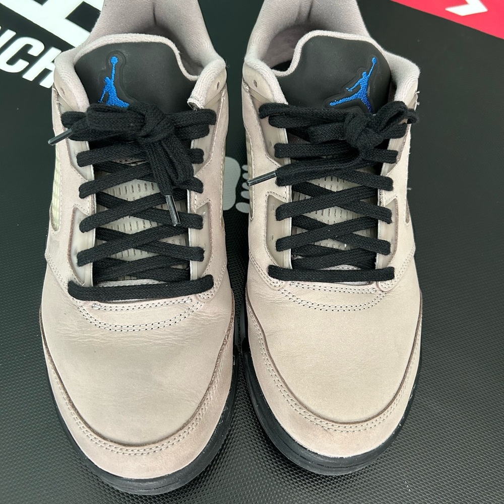 Excellent condition Jordan PSG low